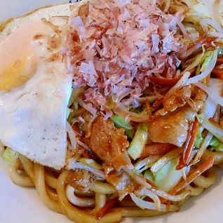 夏休みの昼食はこれ!!簡単栄養満点焼きうどん